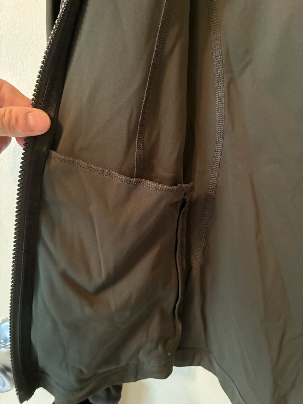 Quince Full Zip Performance Jacket Olive Green Activewear Athletic Workout L - Picture 9 of 14
